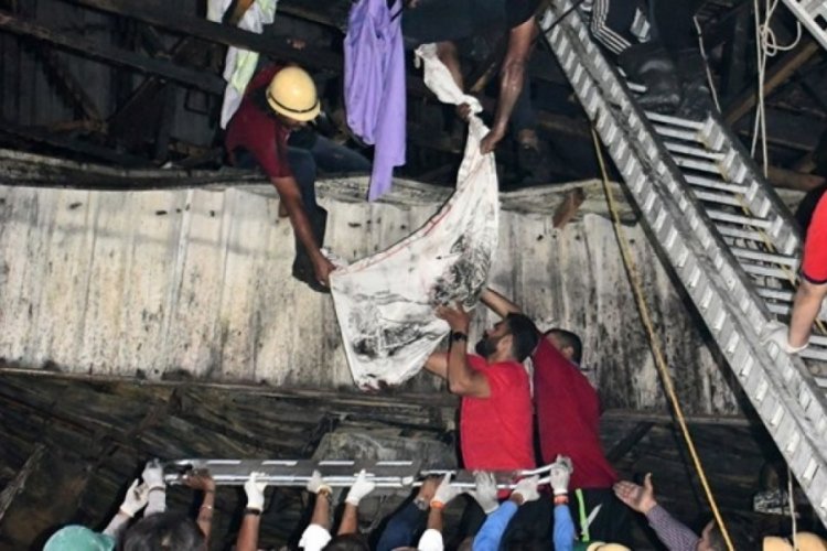 Hindistan'da lunaparkta yangın: 27 kişi öldü