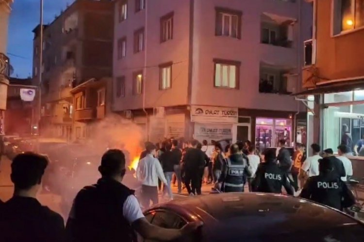 Bursa'da Galatasaray ve Fenerbahçe'nin şampiyonluk maçları sonrası olaylar