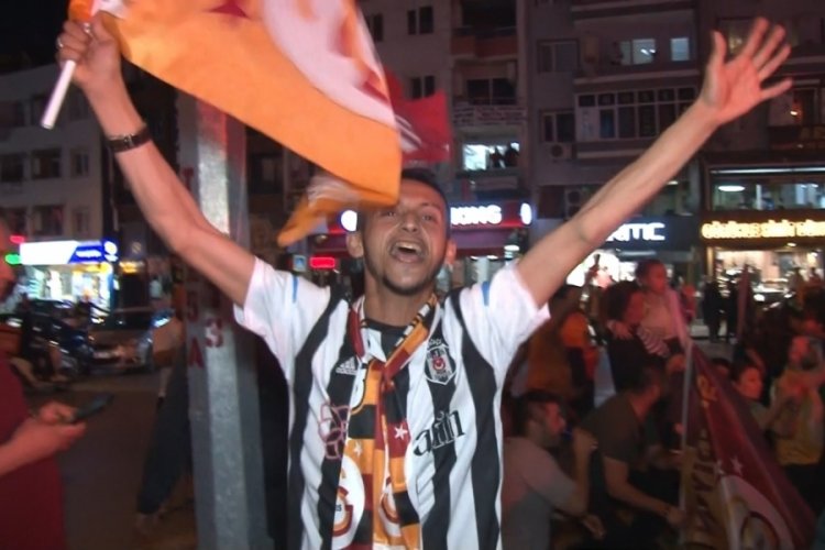Beşiktaşlı taraftar Galatasaray'ın şampiyonluğunu böyle kutladı
