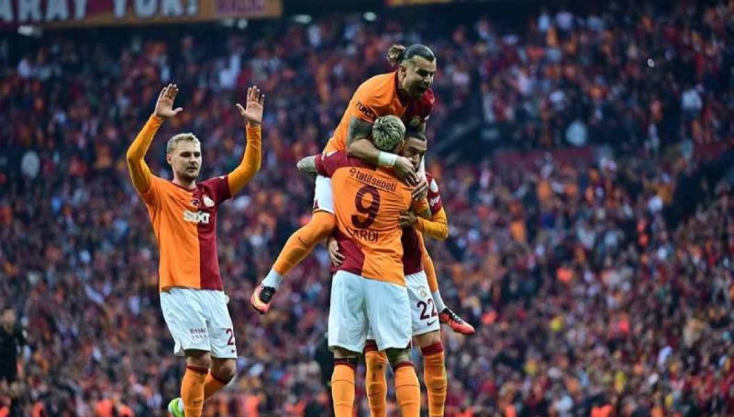 Bursa'da Galatasaray taraftarları şampiyonluğu kutladı