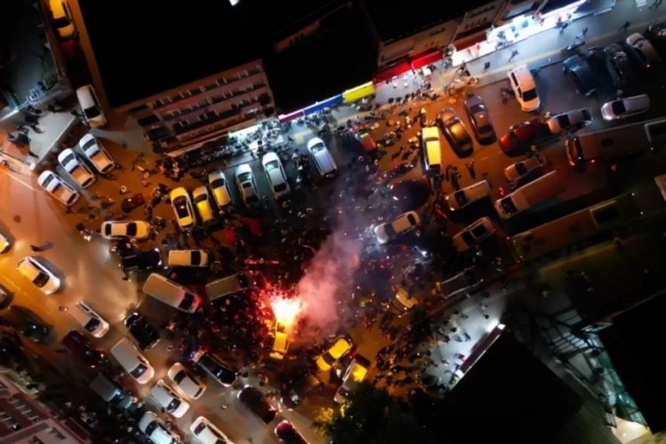 Bursa'da Galatasaray taraftarlarının coşkusu havadan görüntülendi