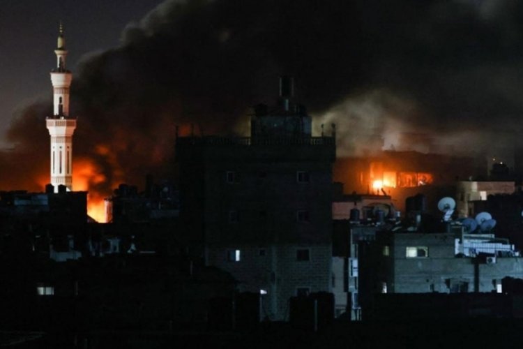 İsrail Refah'taki kampı bombaladı: En az 40 Filistinli &ouml;ld&uuml;