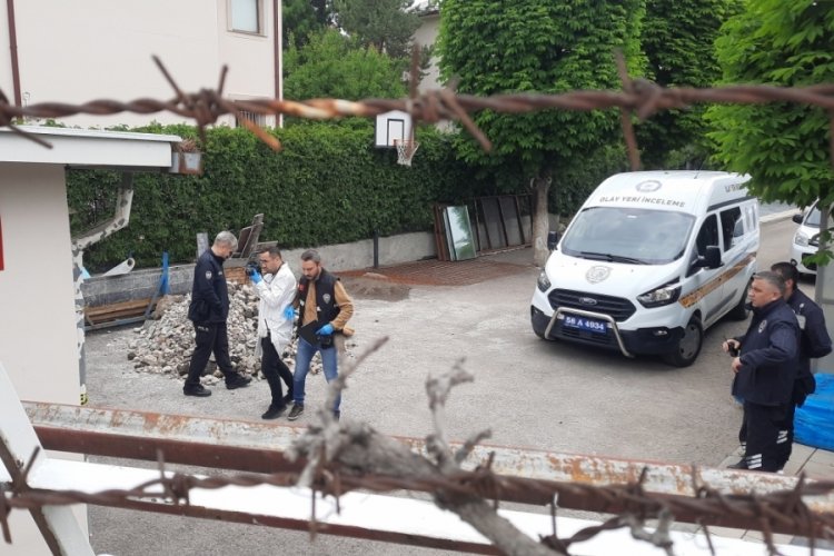 Sivas'ta silahını temizlerken arkadaşını vurdu!