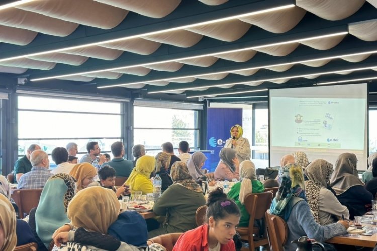 E-Der Bursa yazar-&ouml;ğretmen buluşmalarında Prof. Dr. Ayşen G&uuml;rcan'ı ağırladı
