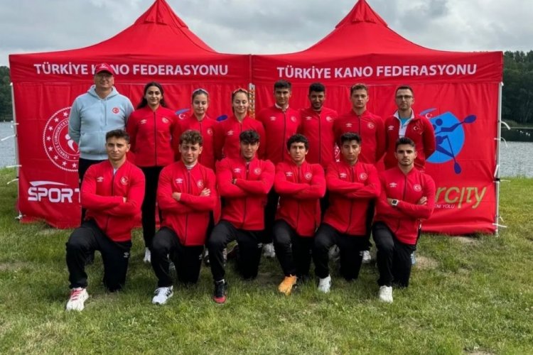 Bursa B&uuml;y&uuml;kşehir Belediyesporlu kanoculardan T&uuml;rkiye'ye 4 madalya!
