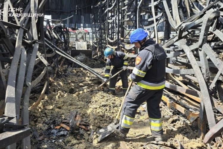 Rusya'nın vurduğu hipermarkette can kaybı y&uuml;kseliyor