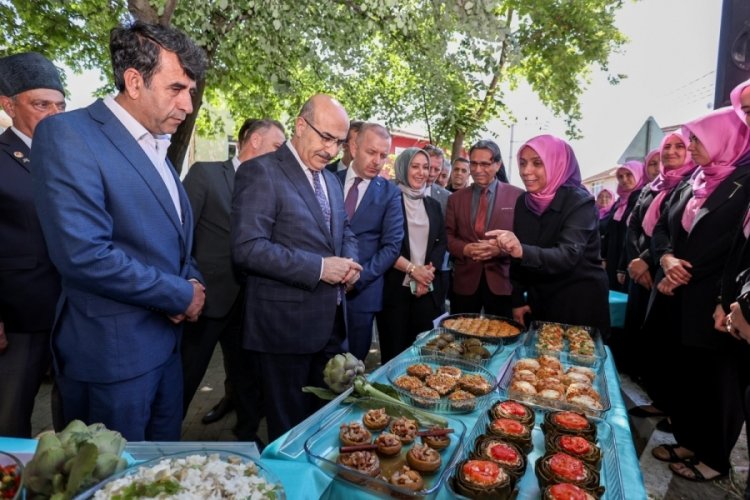 Bursa'da T&uuml;rk Mutfağı Haftası etkinliklerinin son g&uuml;n&uuml; Hasanağa K&ouml;y Meydanı'nda