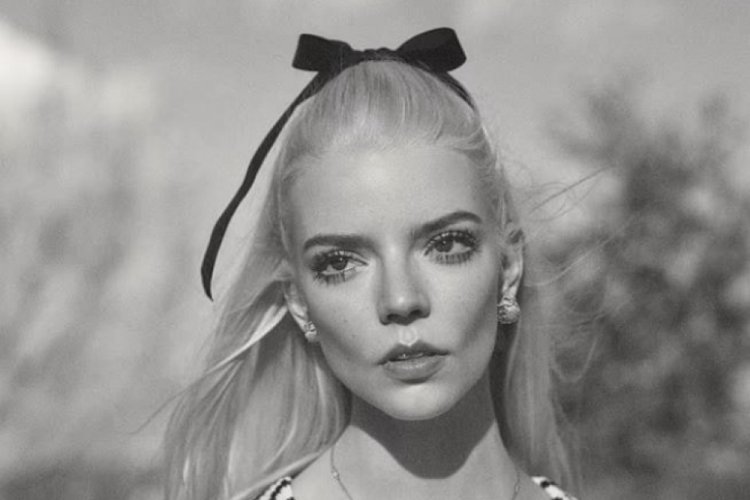Anya Taylor-Joy &uuml;sts&uuml;z poz verdi