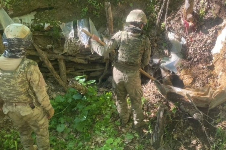 Elazığ'da ter&ouml;ristlerin mağarası imha edildi