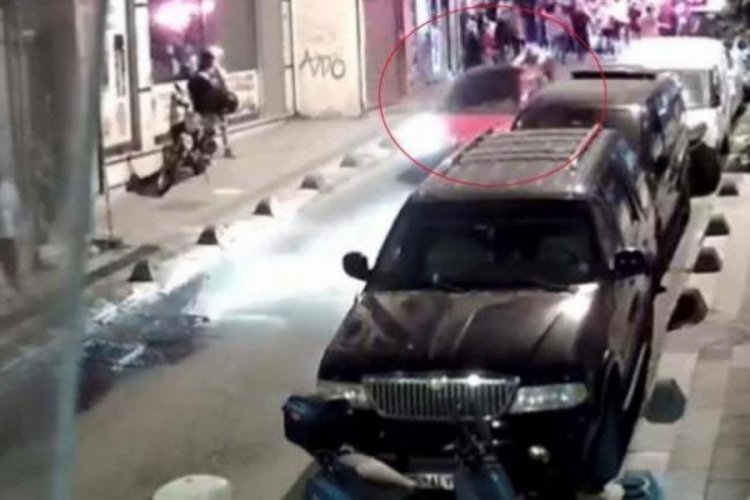 İstanbul'da şampiyonluk kutlaması yapan Galatasaraylı taraftara çarpıp kaçtı