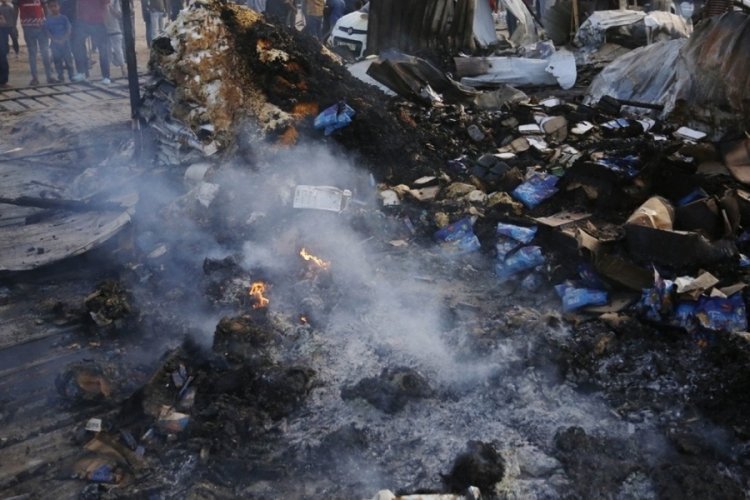 İsrail Refah'ta bir ailenin &ccedil;adırını bombaladı!