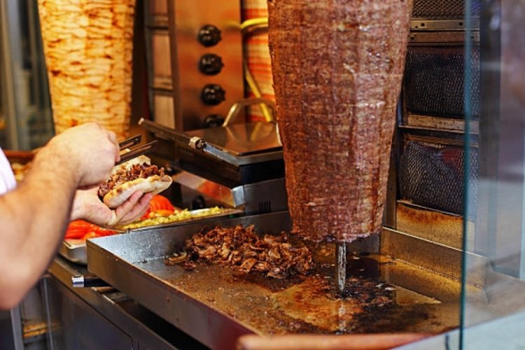 Bursa'da ayı etinden kebap d&ouml;ner iddiası!