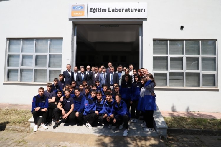 Ford Otosan'dan Veysel Karani MTAL'ye &ouml;zel sınıf
