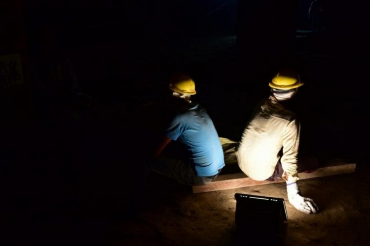 Hindistan'da taş ocağının &ccedil;&ouml;kmesi sonucu 15 iş&ccedil;i hayatını kaybetti