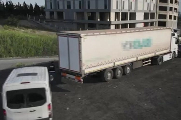 İstanbul'da ka&ccedil;ak t&uuml;t&uuml;n operasyonu! 8 g&ouml;zaltı