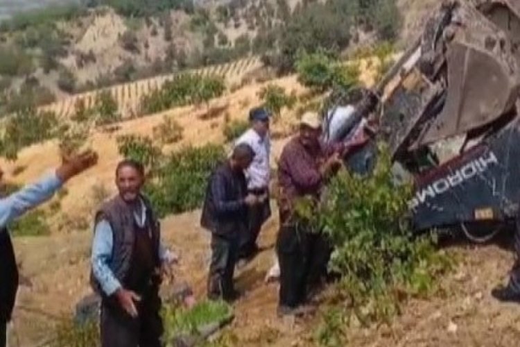 Kahramanmaraş'ta devrilen iş makinesinin altında can verdi