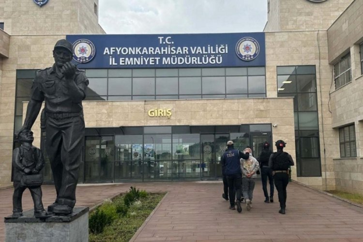 Afyonkarahisar'da DEAŞ operasyonu: 4 g&ouml;zaltı