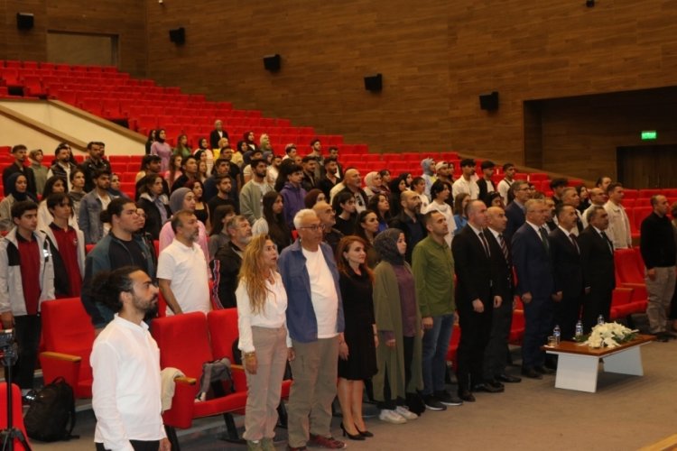 Erzincan'da "Hayatı Kadraja Almak" s&ouml;yleşi programı &ouml;ğrencilerin ilgi odağı oldu