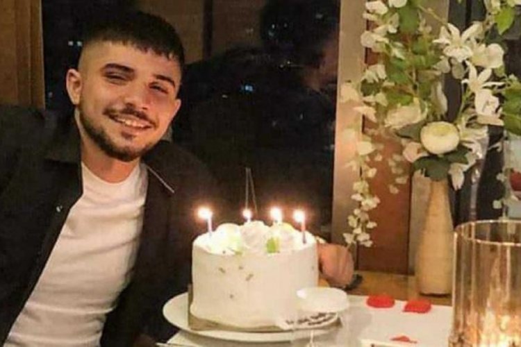 Malatya'da aydınlatma direğine &ccedil;arpan otomobilin s&uuml;r&uuml;c&uuml;s&uuml; hayatını kaybetti