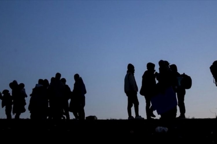 Kırklareli'nde 12 d&uuml;zensiz g&ouml;&ccedil;men yakalandı