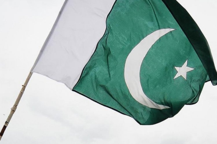 Pakistan'da bir kız okulu yakıldı