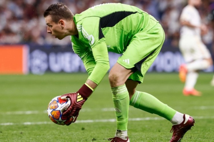 Real Madrid'den final &ouml;ncesi ilgin&ccedil; karar: Wembley'e g&ouml;t&uuml;r&uuml;lmeyecek