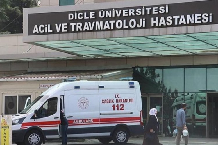Diyarbakır'da okul bah&ccedil;esinde kavga: 1 yaralı