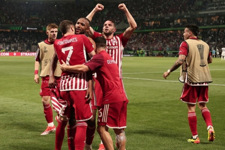 UEFA Avrupa Konferans Ligi'nde kupa Olympiakos'un oldu
