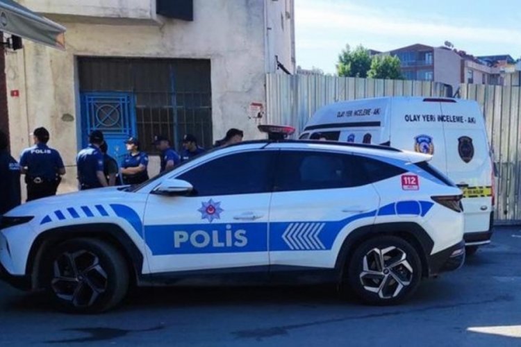 İstanbul'da sokak ortasında vahşet: &Ouml;ld&uuml;r&uuml;p kendi kafasına sıktı