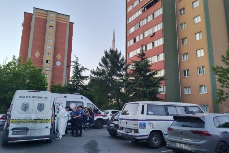 İstanbul'da koku gelen daireden ceset &ccedil;ıktı!
