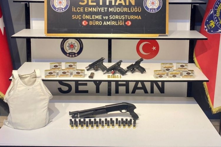 Adana'da toprağa g&ouml;m&uuml;l&uuml; silahlar bulundu!