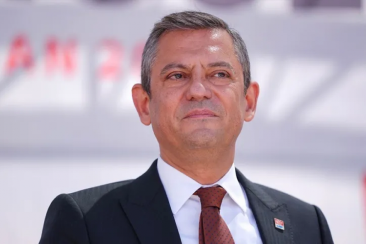 &Ouml;zg&uuml;r &Ouml;zel'den 28 Mayıs a&ccedil;ıklaması: Hi&ccedil; kimsenin masum olmadığı bir s&uuml;re&ccedil;