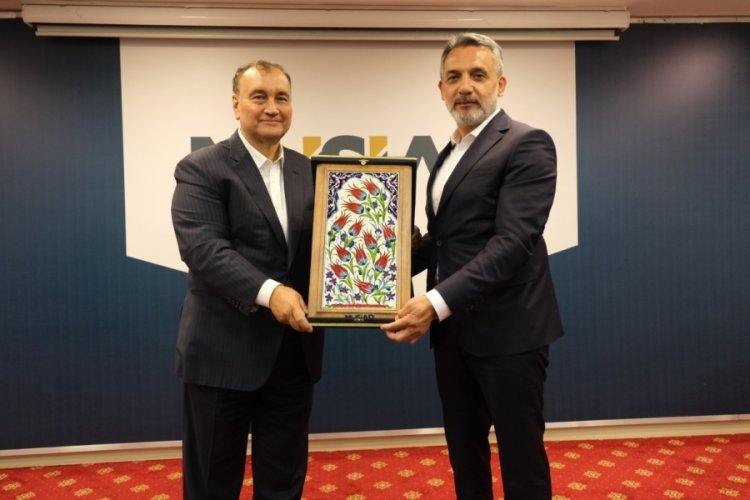 Murat &Uuml;lker, M&uuml;stakil D&uuml;ş&uuml;nceler Konferansı'na konuk oldu