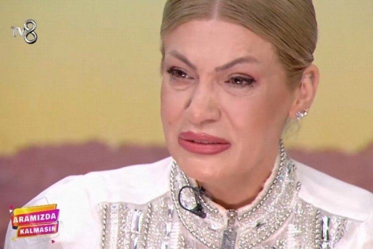 Popstar Mehtap g&ouml;zyaşlarına boğuldu!