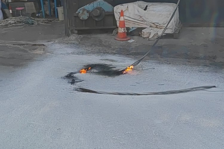 İstanbul'da elektrik kabloları bomba gibi patladı