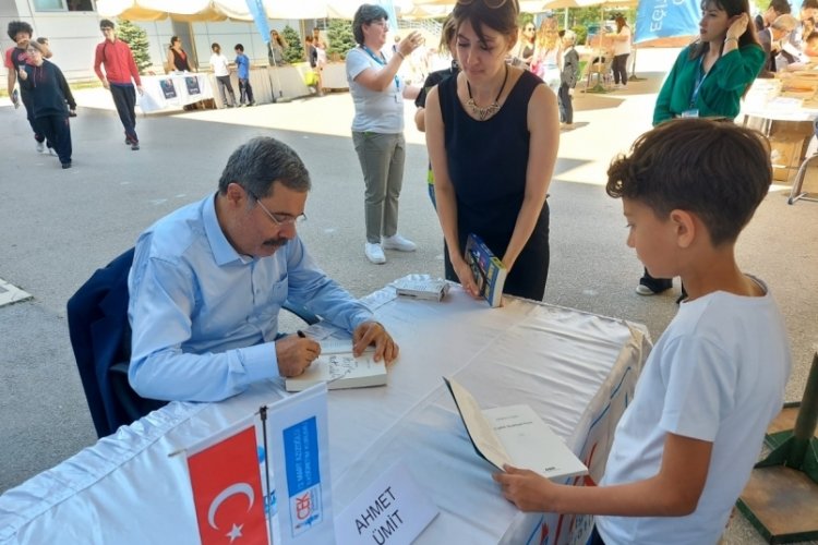 &Ccedil;EK'in 3. Geleneksel Kitap Fuarı'nın konuğu 'Ahmet &Uuml;mit'