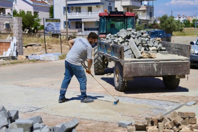 Aydın Didim'de yol bakım ve onarım &ccedil;alışmaları aralıksız s&uuml;r&uuml;yor