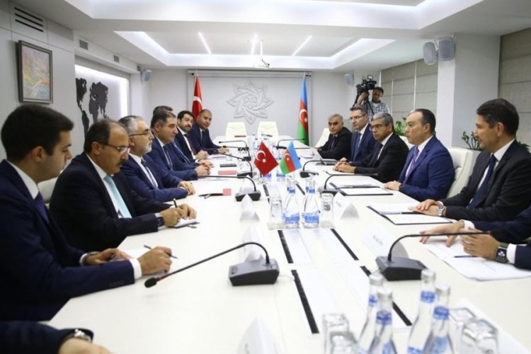Bakan Işıkhan, Azerbaycan &Ccedil;alışma Bakanı ile g&ouml;r&uuml;şt&uuml;