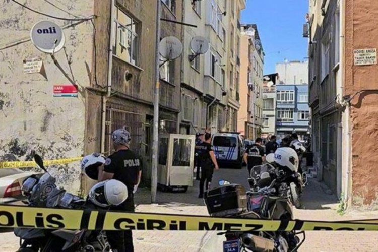 İstanbul'da eşi ve kızını silahla &ouml;ld&uuml;rd&uuml;! Olay yerinden ka&ccedil;tı