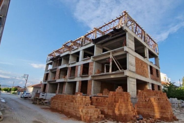 &Ccedil;orum'da feci kaza: &Ccedil;alıştığı inşaatın 3'&uuml;nc&uuml; katından d&uuml;şt&uuml;