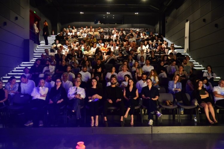 Ezel Akay sinema ile mekanın b&uuml;t&uuml;nleşmesini anlattı