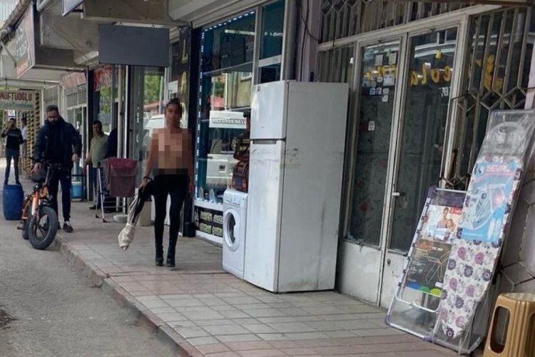 Ağrı'da &ccedil;ıplak gezen kadın herkesi şoke etti