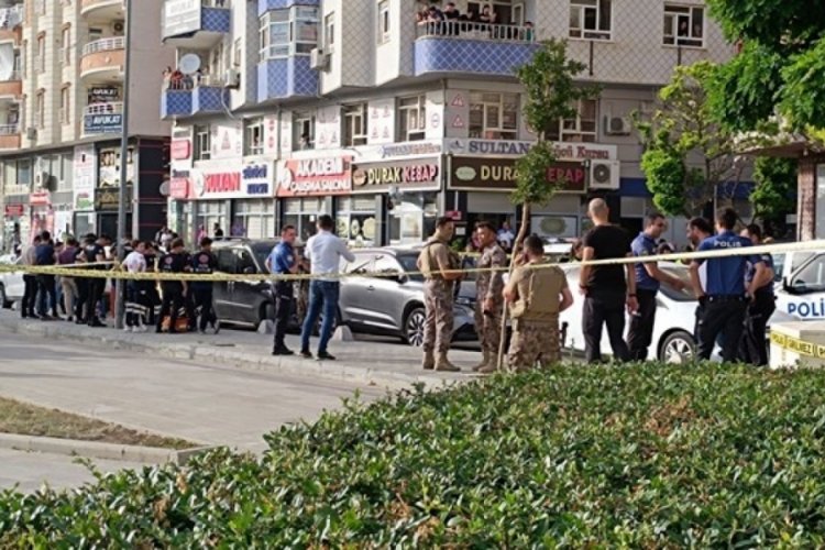 Siirt'te silahlı kavga: Vali &ccedil;atışmanın ortasında kaldı