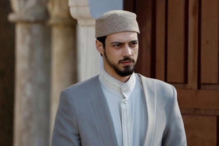 Mert Yazıcıoğlu, &uuml;nl&uuml; isim ile tatile &ccedil;ıktı