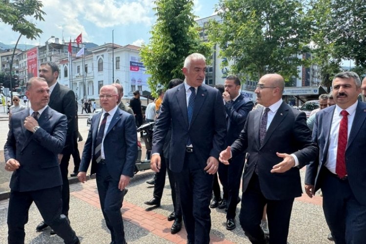 Bursa'da 20. Şefik Bursalı Resim Yarışması Sergisi ger&ccedil;ekleşti