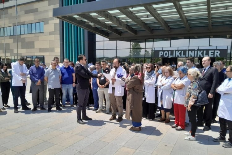 Bursa'da doktorlardan İsrail'in Filistin'deki zulm&uuml;ne tepki