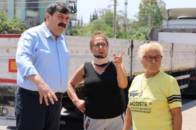 Mersin'de Başkan Yıldız vatandaşlarla sahada &ccedil;alışmaları denetledi