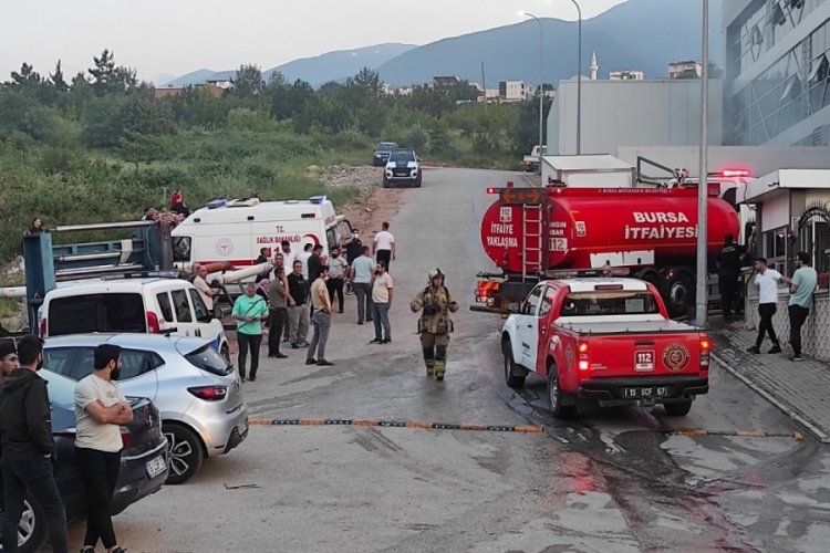 Bursa'da tekstil fabrikasının bacasında korkutan yangın