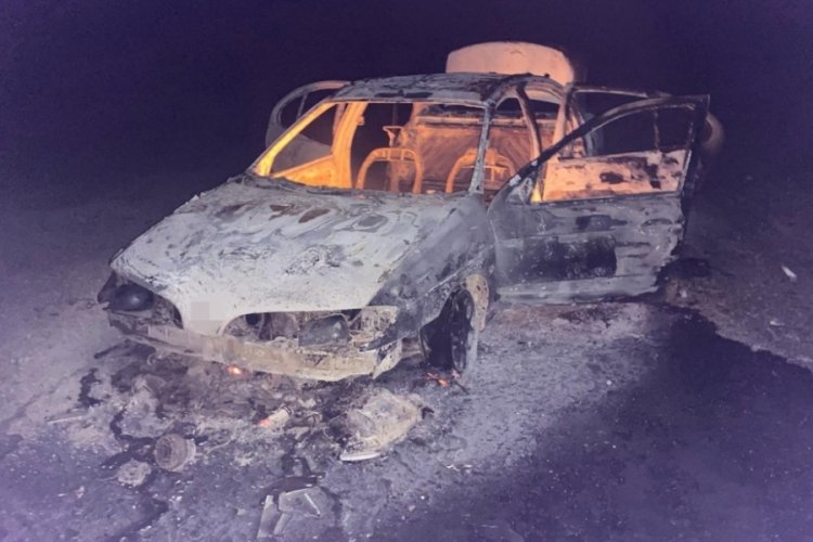 Muş'ta seyir halindeki otomobil alevler i&ccedil;inde kaldı! 4 kişi son anda kurtuldu&nbsp;