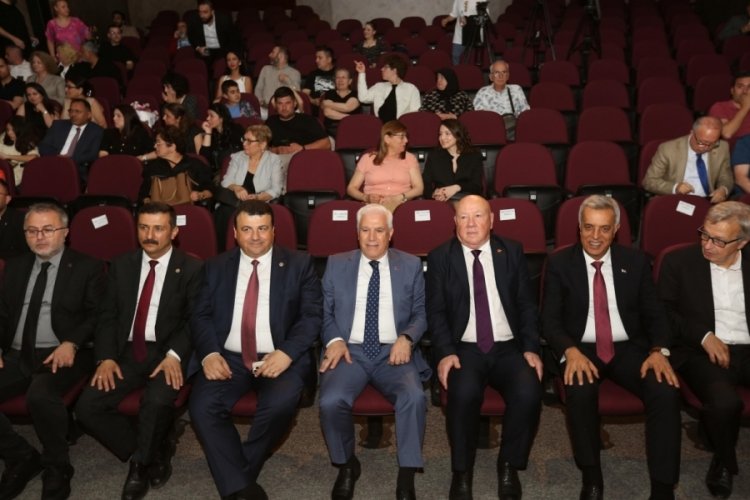 Başkan Bozbey'den '&ouml;zg&uuml;r basın' mesajı